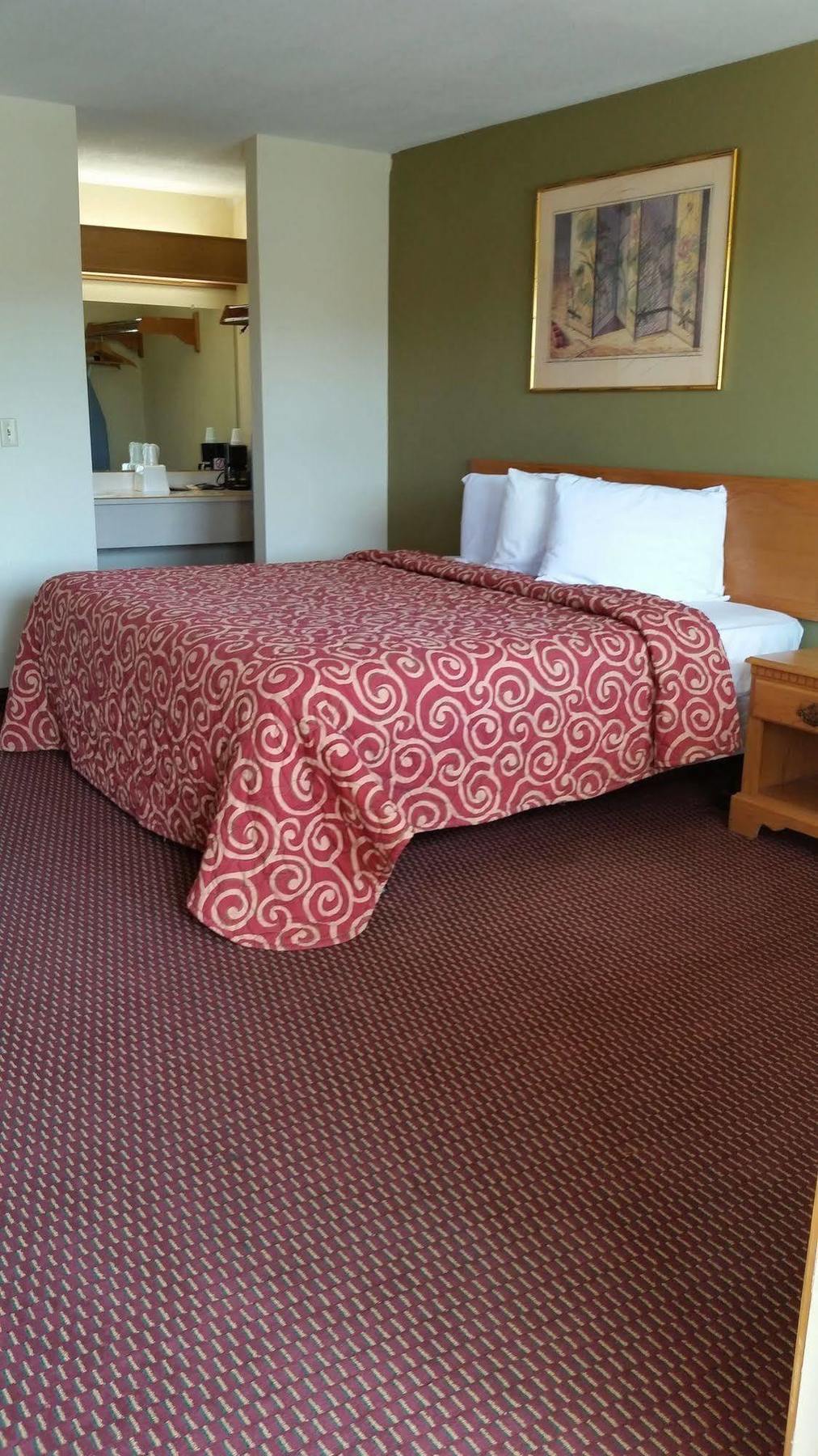 Centralia Inn Bagian luar foto